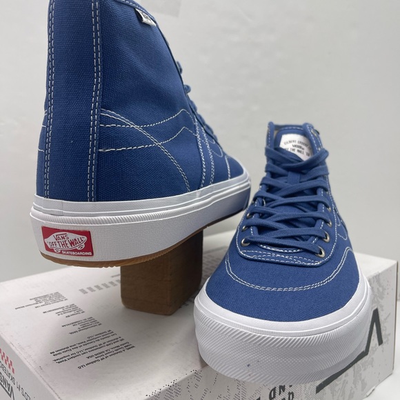Vans Men’s Crockett High Decon
Canvas Blue/White
VN0007QVY6Z Sneakers - Picture 6 of 16